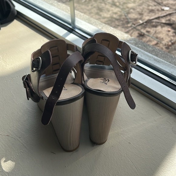 Lucky brand wedge, brown sandals. Brand new never worn size 9 - Picture 3 of 4